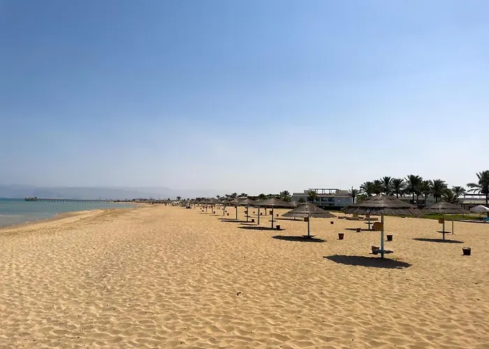 1bdr On Direct Swimming Pool Einbay