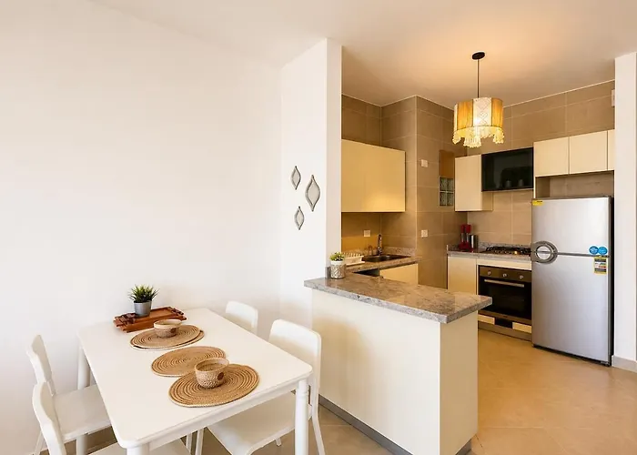 1bdr On Direct Swimming Pool Einbay Apartment