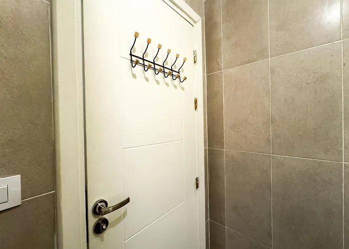 Apartment 1bdr On Direct Swimming Pool Einbay