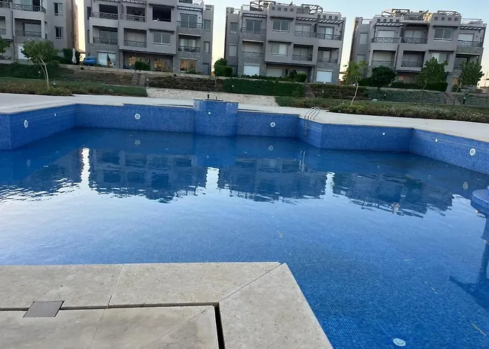 1bdr On Direct Swimming Pool Einbay Apartment