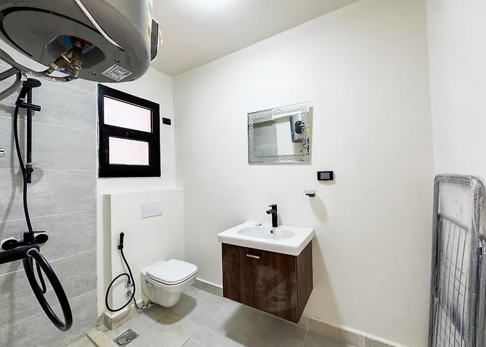 1bdr On Direct Swimming Pool Einbay Apartment