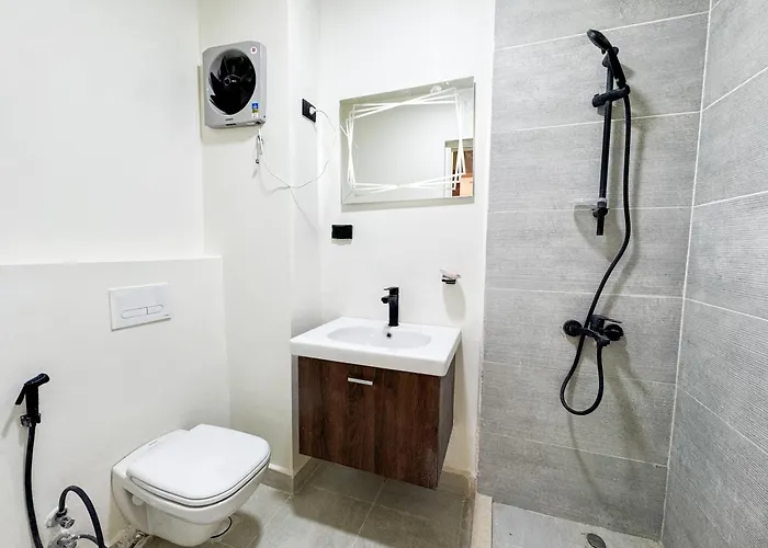 Apartment 1bdr On Direct Swimming Pool Einbay