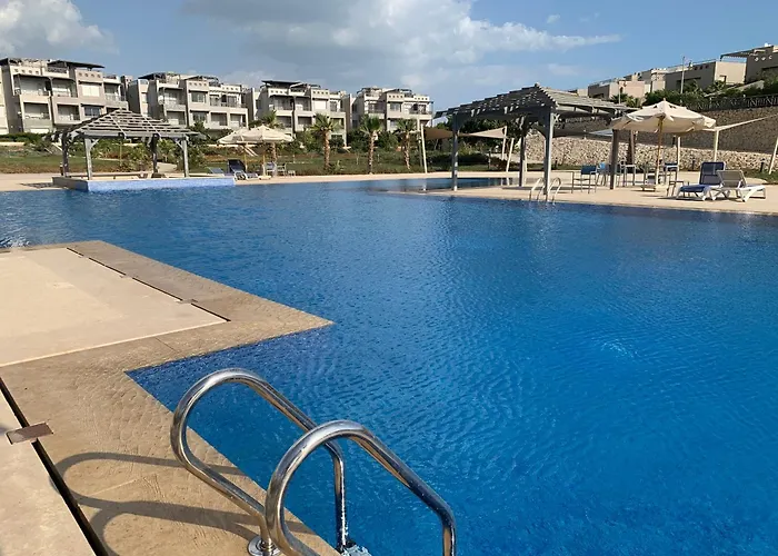 Apartment 1bdr On Direct Swimming Pool Einbay